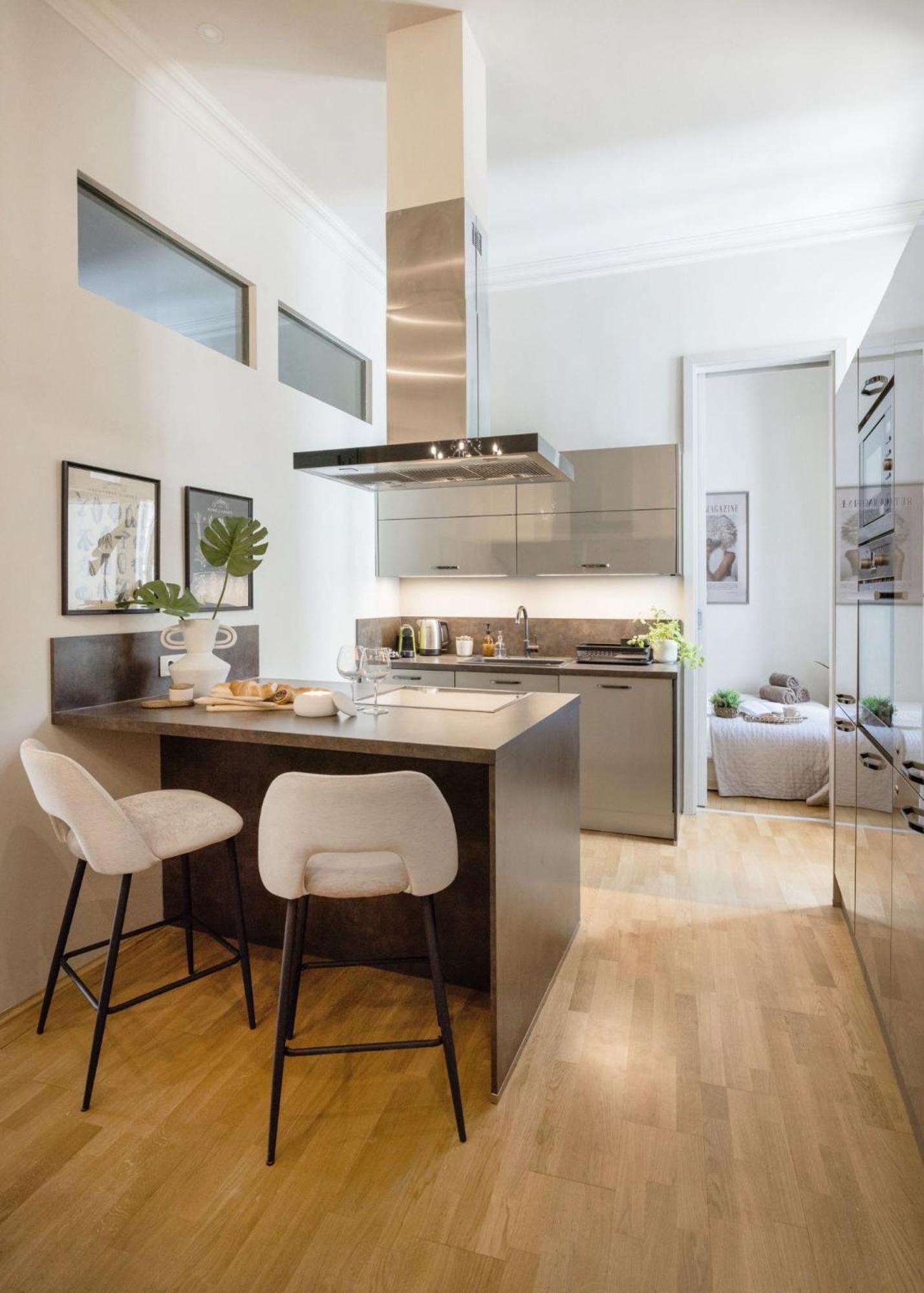 Timeless Elegant By Opera House Boedapest
